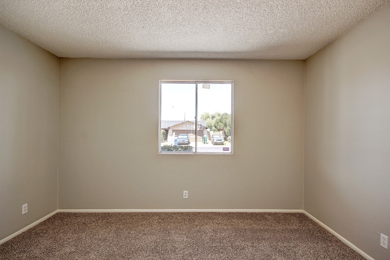 Photo 12 of 25 - 1133 E Glade Cir, Mesa, AZ 85204