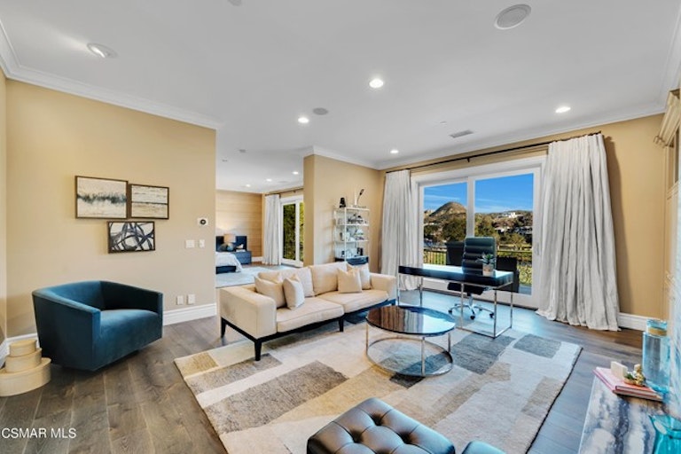 Photo 29 of 80 - 208 W Stafford Rd, Thousand Oaks, CA 91361