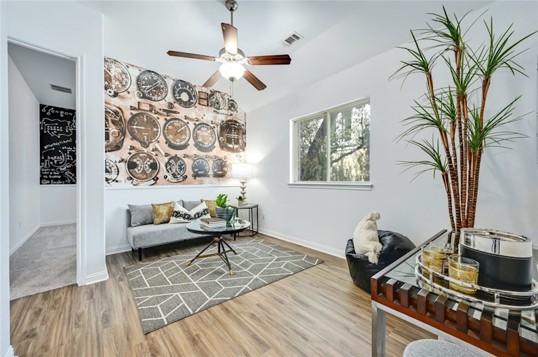 Photo 4 of 31 - 1008 Winding Way Dr, Georgetown, TX 78628