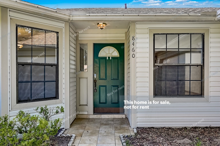 Photo 12 of 32 - 8460 Rockridge Dr, Jacksonville, FL 32244