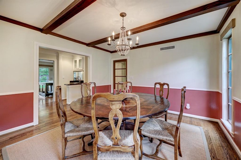Photo 27 of 47 - 6131 Briar Rose Dr, Houston, TX 77057