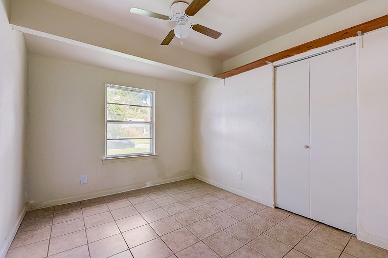 Photo 19 of 36 - 6363 Godfrey Ave, Dallas, TX 75217