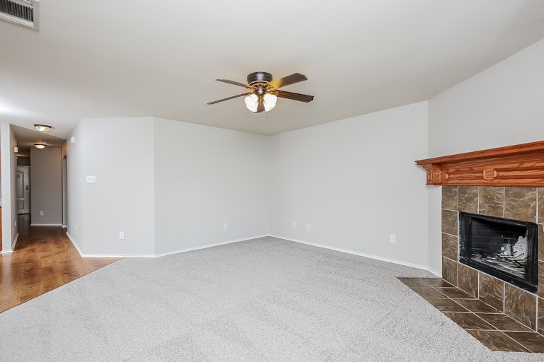 Photo 6 of 25 - 2050 Times Rd, Heartland, TX 75126