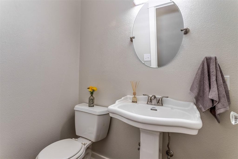 Photo 24 of 38 - 405 N Bradley St, McKinney, TX 75069