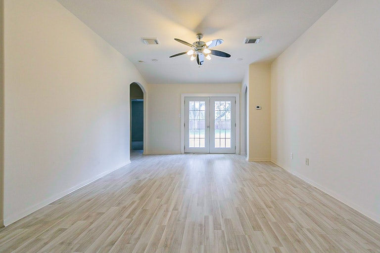 Photo 5 of 23 - 3810 Harris Mill Dr, Katy, TX 77449