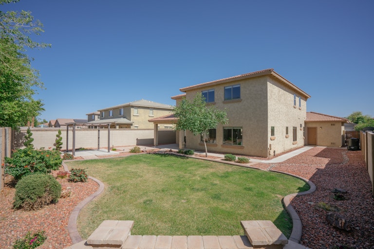 Photo 5 of 37 - 17808 W Ivy Ln, Surprise, AZ 85388