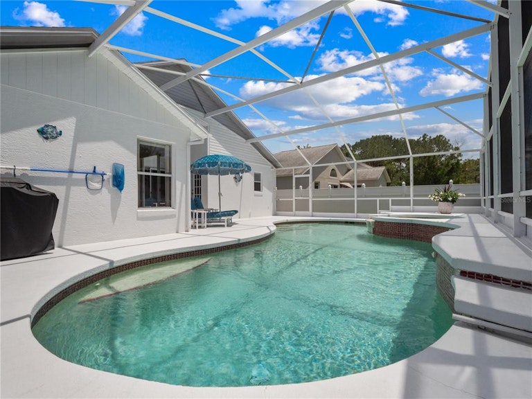 Photo 30 of 40 - 1026 Lake Davenport Blvd, Davenport, FL 33897