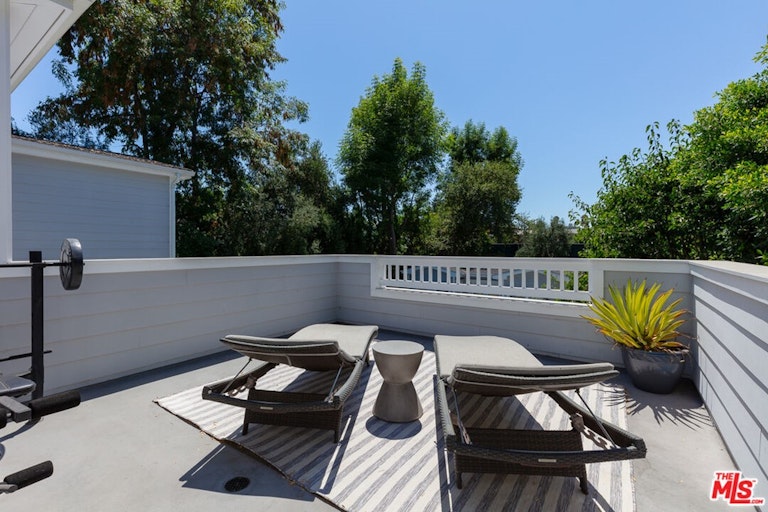 Photo 35 of 52 - 17524 Jayden Ln, Encino, CA 91316