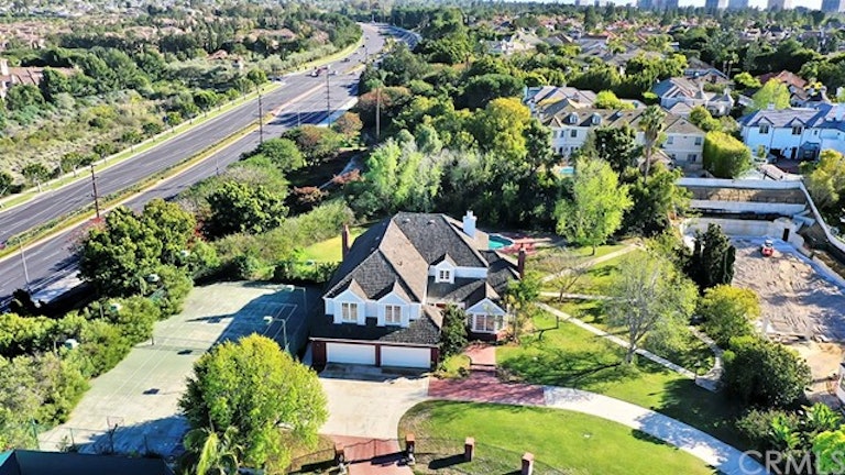 Photo 31 of 35 - 9 Leesbury Ct, Newport Beach, CA 92660