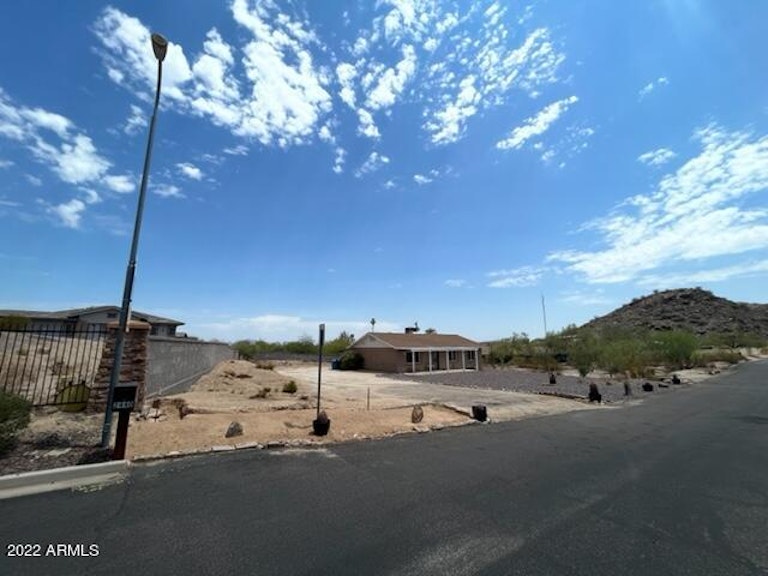 Photo 16 of 30 - 2440 E Valley View Dr, Phoenix, AZ 85042