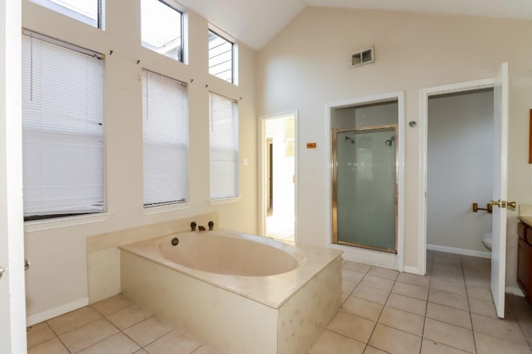 Photo 9 of 12 - 6230 Billington St, Houston, TX 77084
