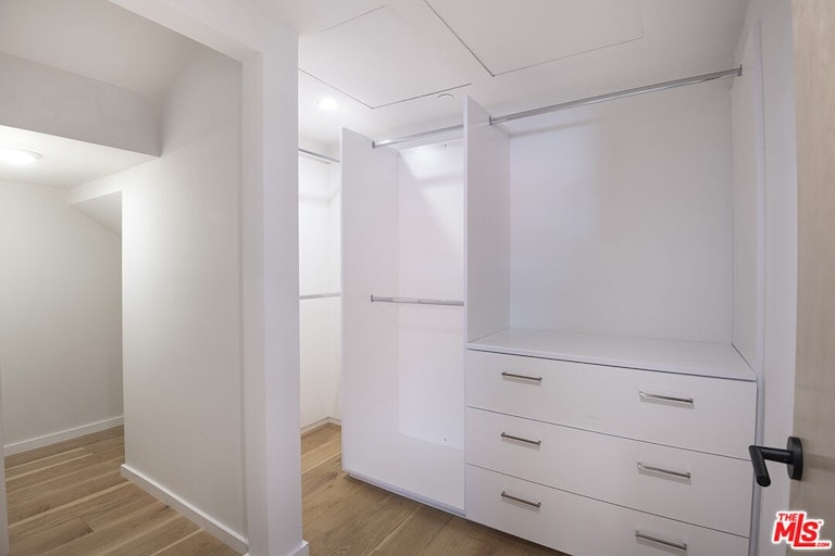 Photo 13 of 23 - 1806 N Gramercy Pl Unit PH2, Los Angeles, CA 90028