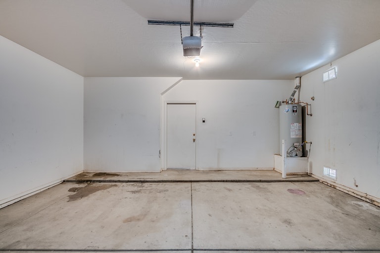 Photo 32 of 35 - 6818 S 40th Dr, Phoenix, AZ 85041