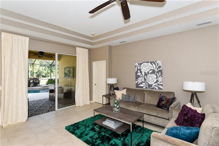Photo 5 of 25 - 311 River Enclave Ct, Bradenton, FL 34212