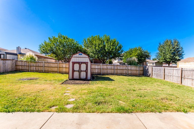 Photo 8 of 35 - 1011 Hanover Dr, Forney, TX 75126