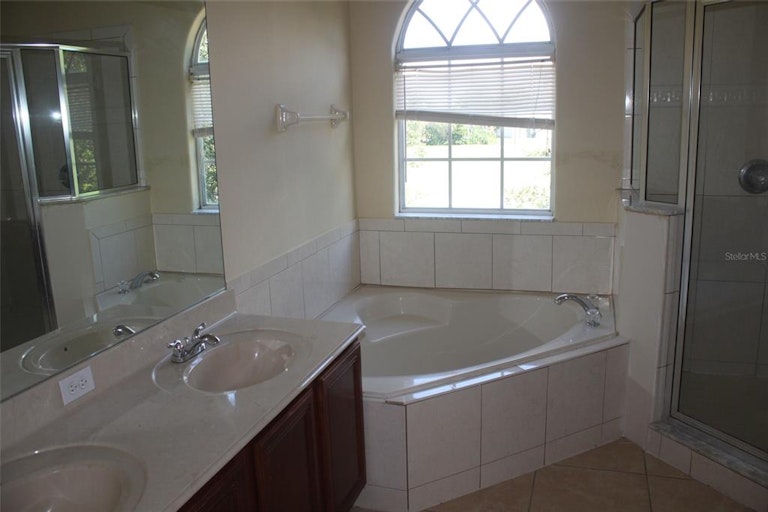 Photo 15 of 19 - 2806 Eagle Eye Ct, Kissimmee, FL 34746