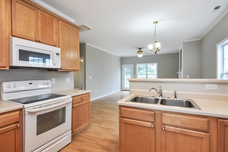 Photo 2 of 25 - 3003 White Cloud Cir, Apex, NC 27502