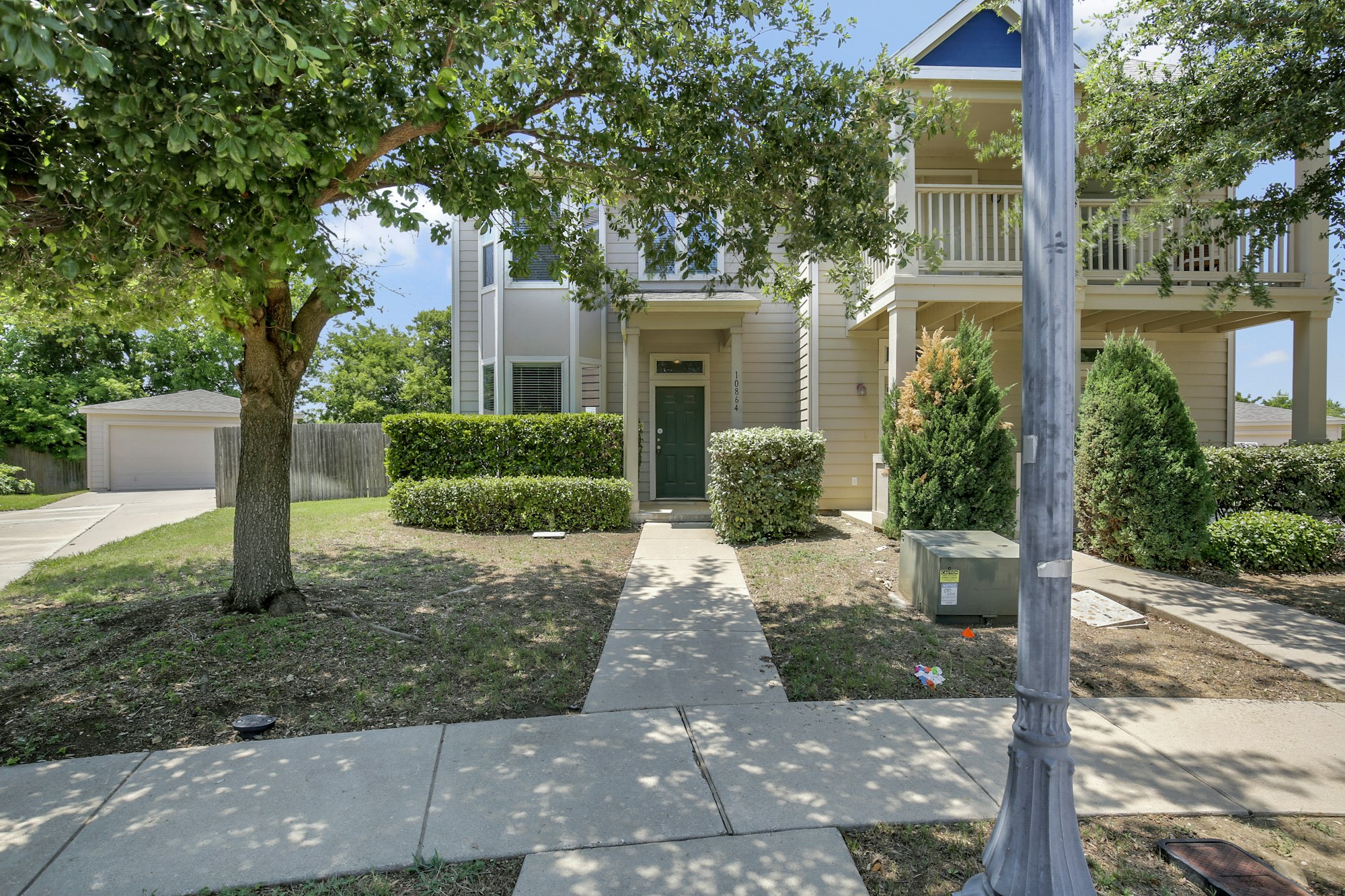 Photo 1 of 26 - 10864 Astor Dr, Fort Worth, TX 76244