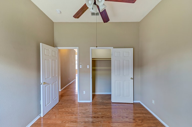 Photo 24 of 28 - 8755 Saranac Trl, Fort Worth, TX 76118