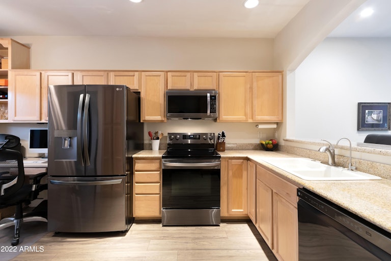 Photo 7 of 25 - 4525 N 22nd St #204, Phoenix, AZ 85016
