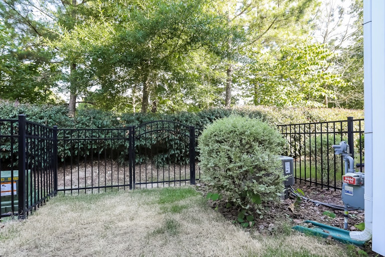 Photo 24 of 25 - 8512 Quarton Dr, Raleigh, NC 27616