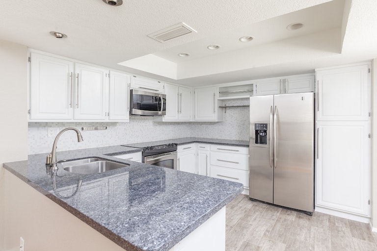 Photo 6 of 29 - 802 E Meadow Ln, Phoenix, AZ 85022