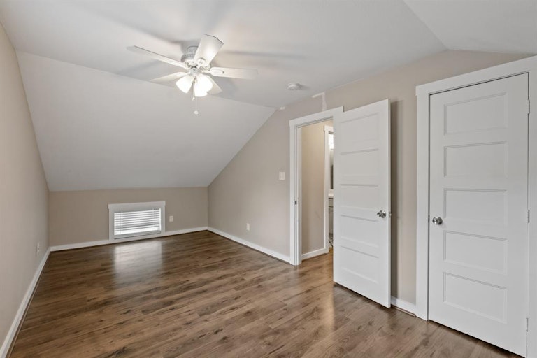 Photo 14 of 21 - 3838 Alsace St, Houston, TX 77021