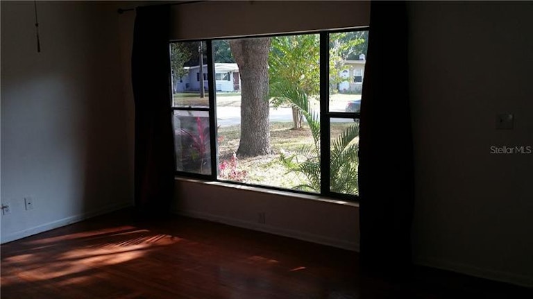 Photo 7 of 13 - 1415 Carlson Dr, Orlando, FL 32804