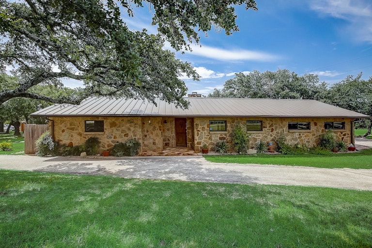 Photo 47 of 60 - 915 Lauder Dr, Spicewood, TX 78669