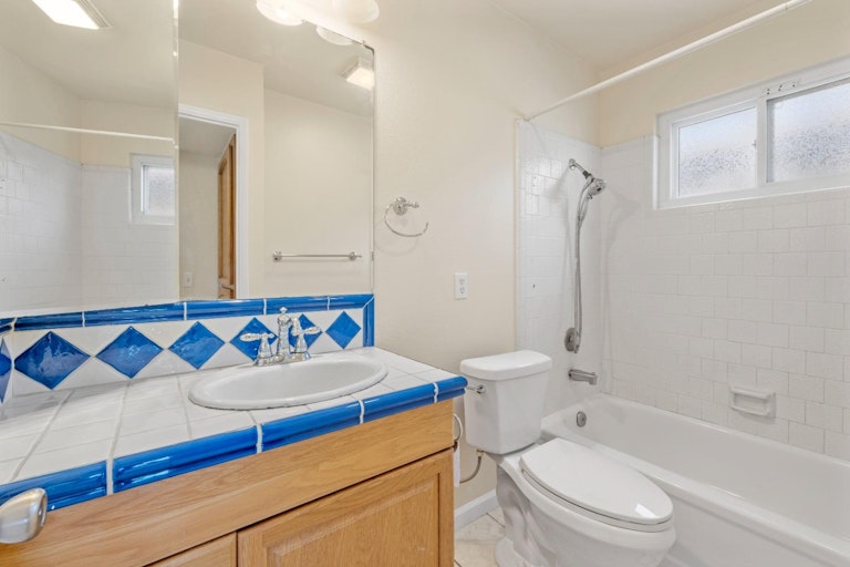 Photo 16 of 32 - 7446 Northlea Way, Citrus Heights, CA 95610