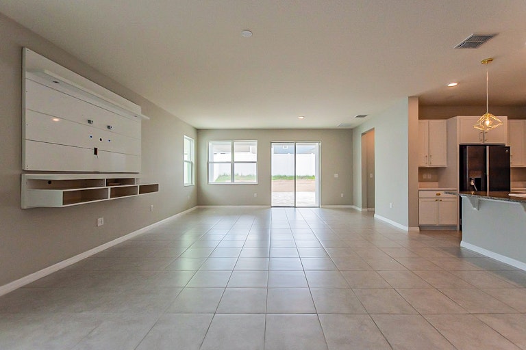 Photo 5 of 24 - 2288 Biscotto Cir, Davenport, FL 33897