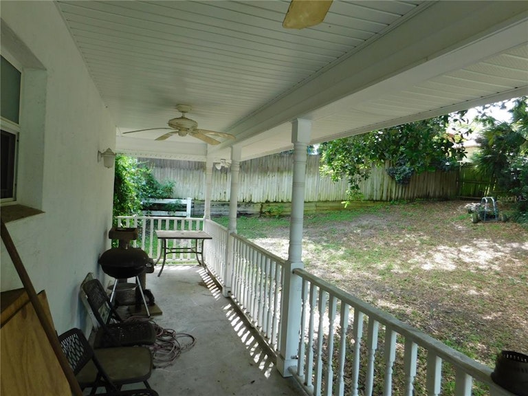 Photo 19 of 23 - 1004 S Lake Mariam Dr, Winter Haven, FL 33884