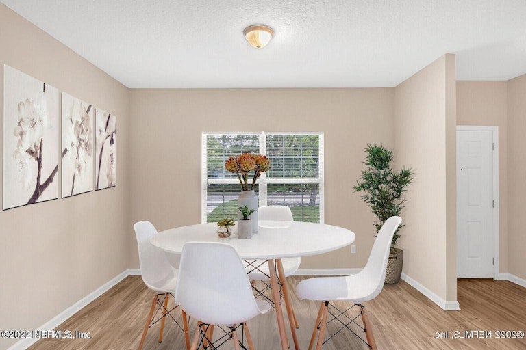 Photo 8 of 24 - 5925 111th St, Jacksonville, FL 32244