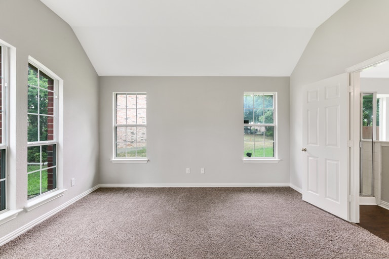 Photo 15 of 26 - 1804 Athena Dr, Lancaster, TX 75134