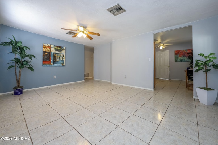 Photo 5 of 23 - 10151 S Green Dr, Tucson, AZ 85756