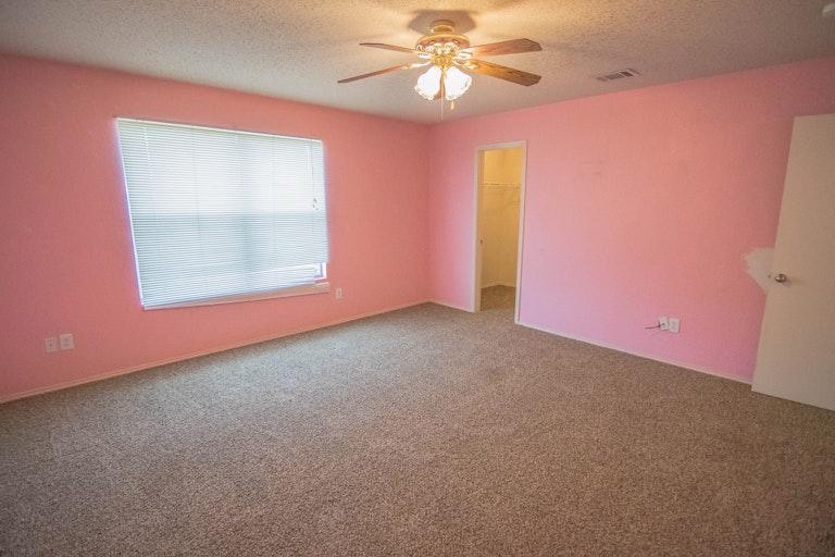 Photo 36 of 41 - 8128 Abbey Glen Ct, Arlington, TX 76002