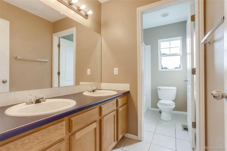 Photo 22 of 40 - 10712 Dayton Way, Commerce City, CO 80640