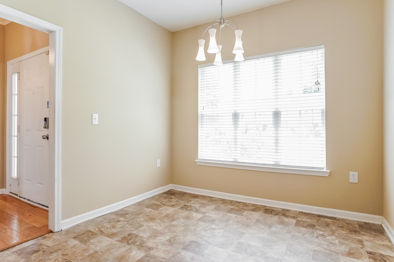 Photo 9 of 25 - 1810 Eagle Beach Ct, Raleigh, NC 27610