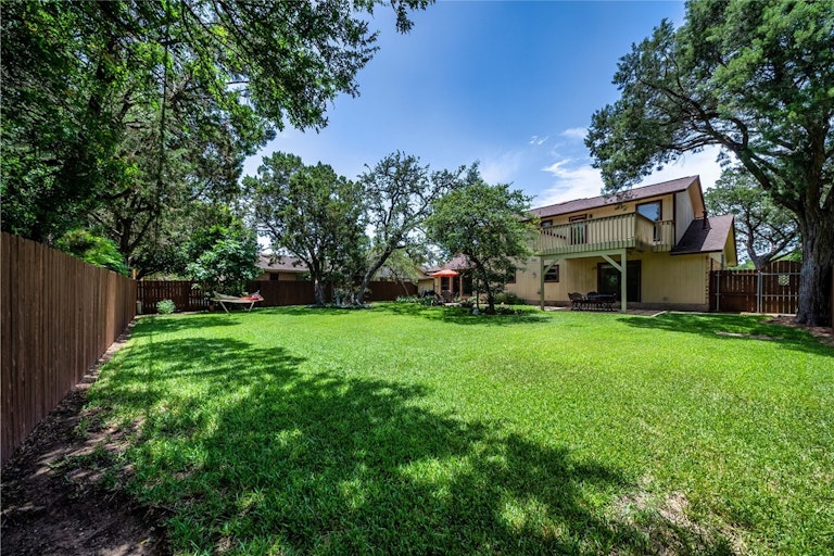 Photo 23 of 37 - 1501 Wilson Heights Dr, Austin, TX 78746