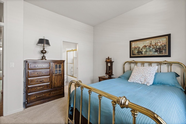 Photo 17 of 35 - 2421 Walnut Oaks Ln, Carmichael, CA 95608