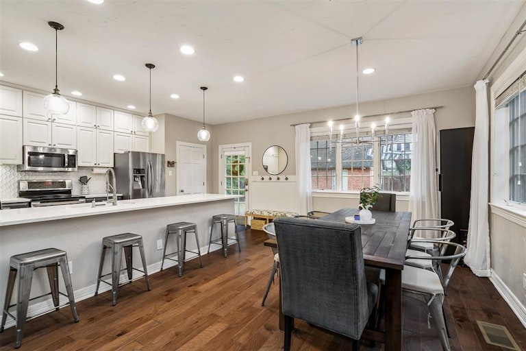 Photo 13 of 40 - 5204 Willis Ave, Dallas, TX 75206