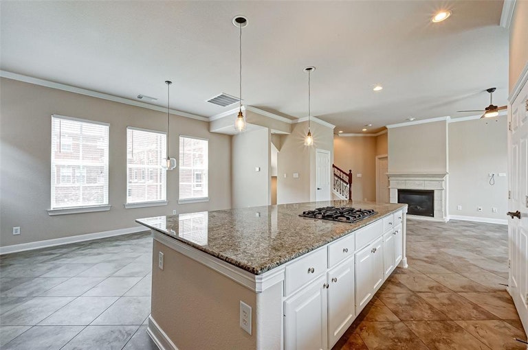Photo 21 of 38 - 2 Olmstead Row, Spring, TX 77380