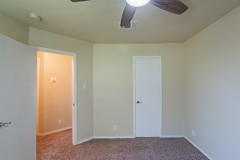 Photo 15 of 16 - 4115 St Charles Bay, San Antonio, TX 78229