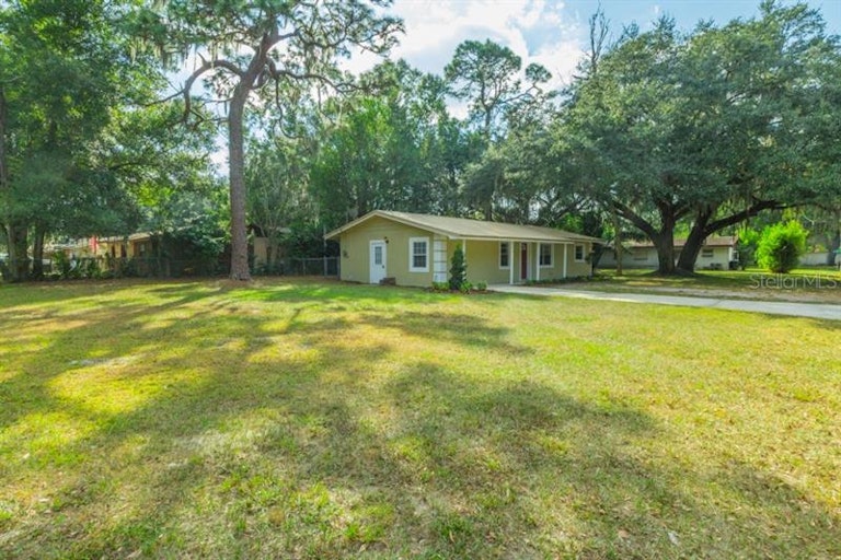 Photo 3 of 25 - 315 W Ethelene St, Bartow, FL 33830