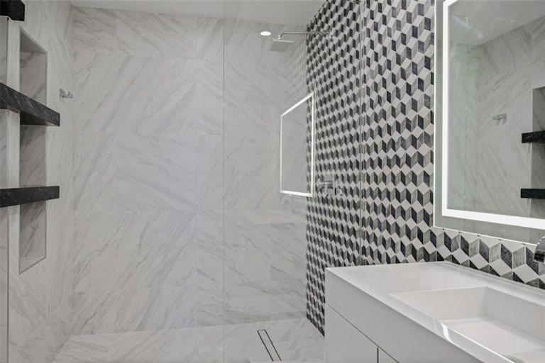 Photo 23 of 38 - 3225 Turtle Creek Blvd #1226, Dallas, TX 75219