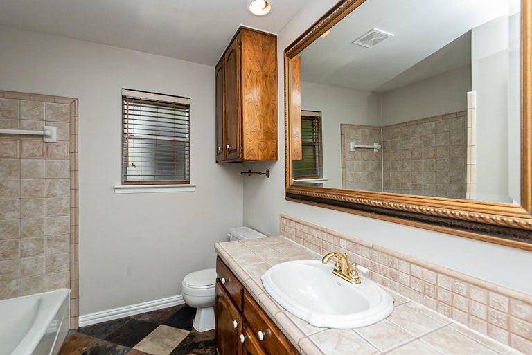 Photo 13 of 24 - 3026 Columbine Dr, Grapevine, TX 76051