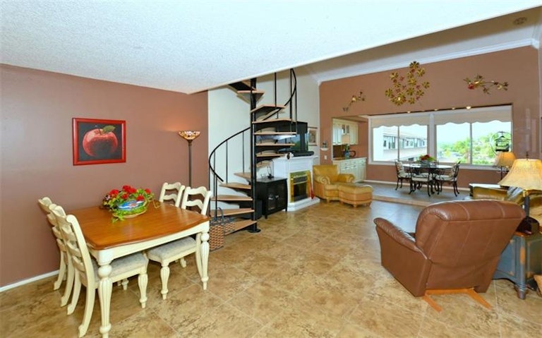 Photo 3 of 25 - 9604 Cortez Rd W #431, Bradenton, FL 34210
