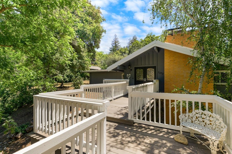 Photo 7 of 52 - 7373 Nob Hill Dr, Carmichael, CA 95608