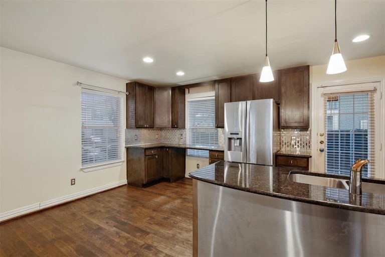 Photo 8 of 29 - 4722 Bradford Dr Unit C, Dallas, TX 75219