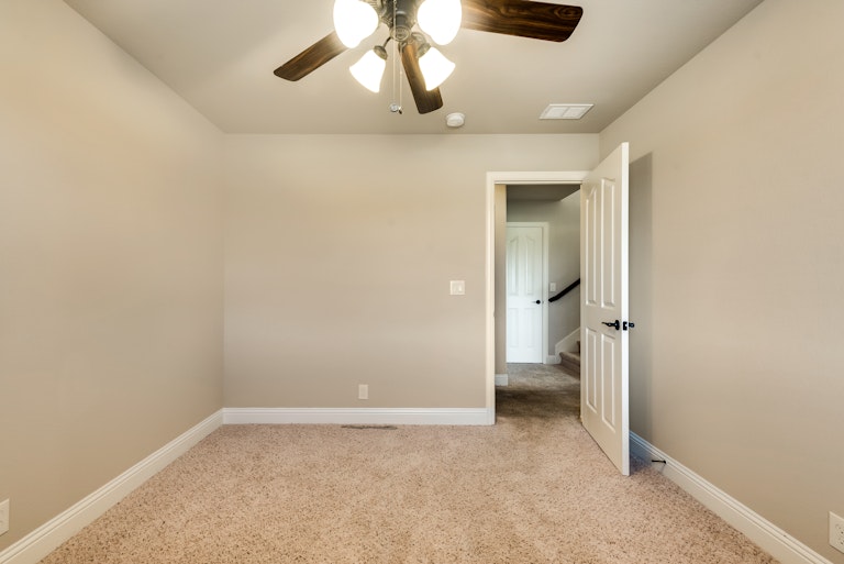 Photo 27 of 37 - 1129 Longhorn Dr, Aubrey, TX 76227